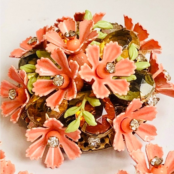 Rare Vintage Enamel Salmon Flower Demi Brooch Set - Picture 14 of 16